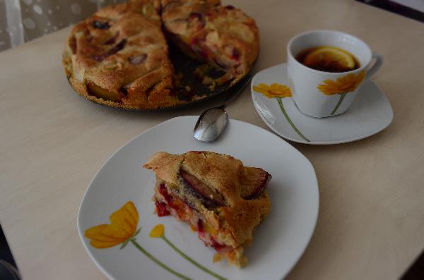 Чашечка горячего чая с лимоном подчеркнет вкус и аромат этого замечательного пирога )