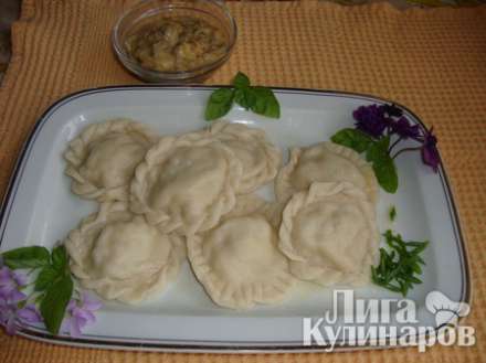 Равиоли с куриным фаршем и грибным соусом