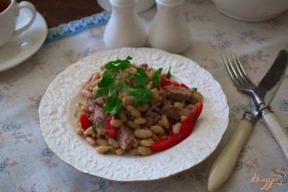 Готово! Великолепный салат готов. Вкусно и действительно здоровая еда.