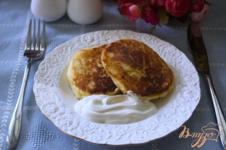 Домашние сырники с смородиновым вкусом.