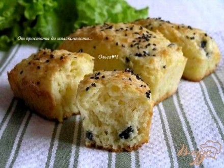 Сырные булочки с маслинами и кунжутом