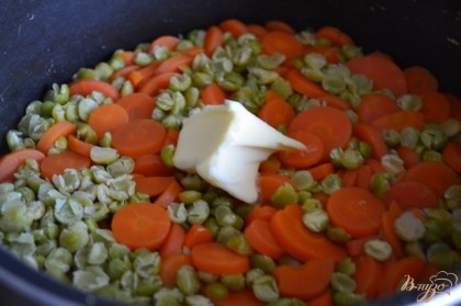 Пюрировать, добавив сливочное масло. Соль и специи добавляем по вкусу.