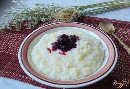 Готово! Ароматная и вкусная молочная каша из риса с пшеном готова. Подаем на завтрак.