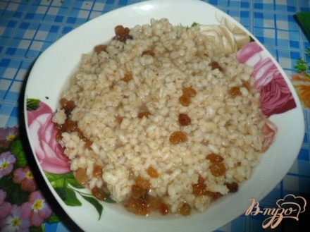 Рождественская кутья из перловки с изюмом