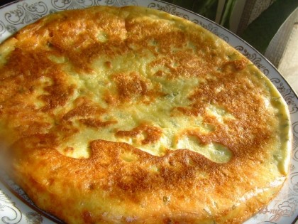 Вот и готова наша сырная, вкусная, ароматная лепешка.