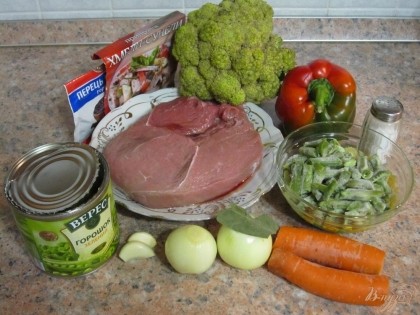 Подготовить продукты. Мясо можно брать любое, у меня была телятина.