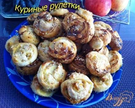 Куриные рулетики в тесте