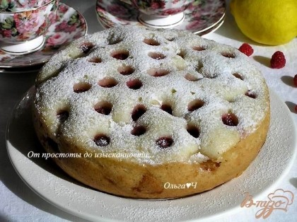 Готово! Готовый кекс аккуратно вынуть из чаши, остудить, посыпать сахарной пудрой и подавать. Приятного аппетита! :)