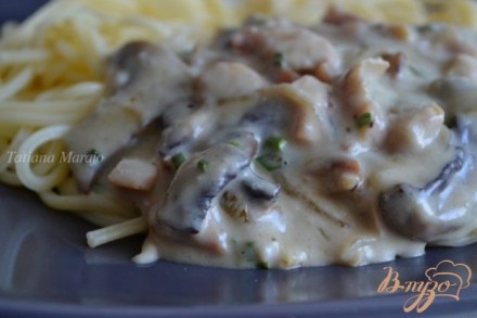 Соус к пасте из копченой курицы с шампиньонами