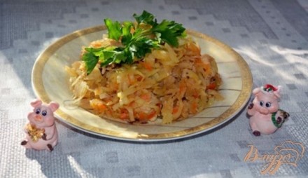 Тушеная капуста с куриной грудкой