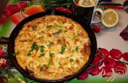 Запеченный омлет с беконом,грибами и сыром