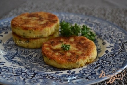 Картофельные биточки с куриным мясом