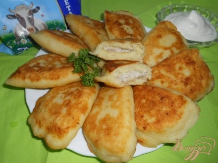 Пирожки с мясом из картофельного теста