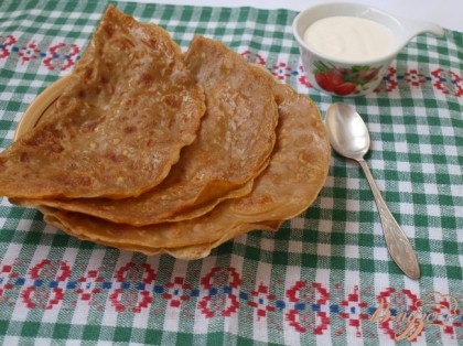 Готово! Эти блинчики вкусно подать со сметаной или с чаем или кофе. Горячие вкусно с молоком.Приятного аппетита!