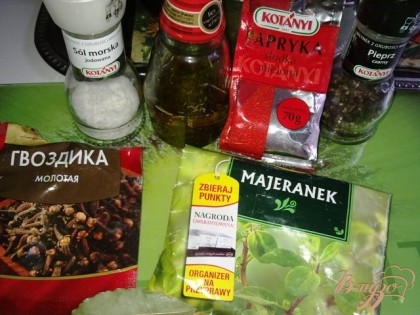 Подготовим необходимые специи для маринования мяса.