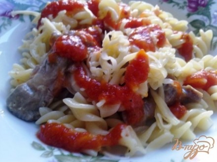 Rotini (спиральки) с тушеными куриными желудочками