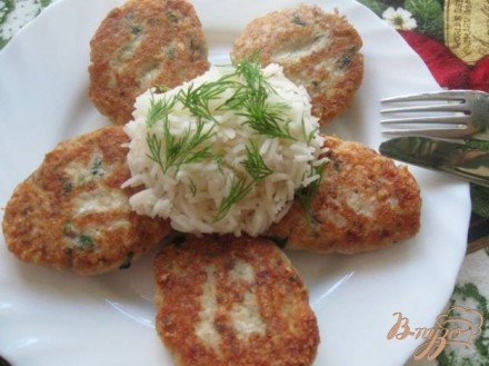 Котлеты рыбные с отварным яйцом и сыром Амур