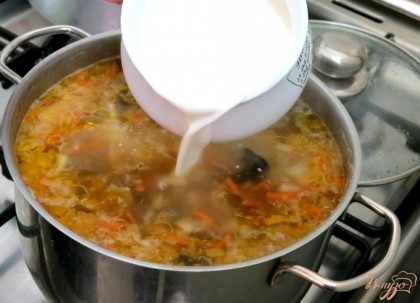 Выливаем содержимое в суп.