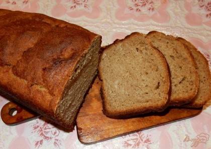 Готово! Готовый хлеб сразу извлекаю из форм и до полного остывания заворачиваю в чистые кухонные, лучше всего льняные полотенца.