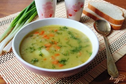 Готово! Подаем суп из сухого зеленого гороха на обед.