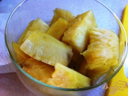 У меня был свежий ананас, можно использовать консервированный.