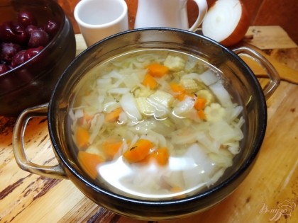 Готово! Перед подачей суп надо хорошо настоять. Подавать можно со сливочным маслом. Приятного аппетита!=)