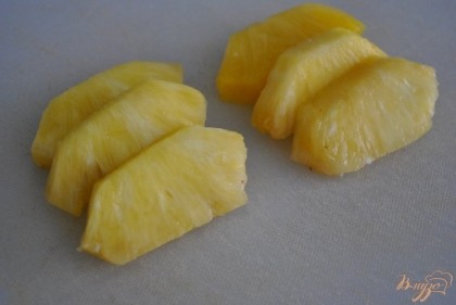 Очистить и нарезать ананас