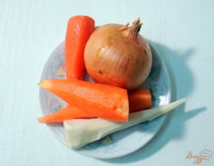 А также морковь, петрушка и лук.