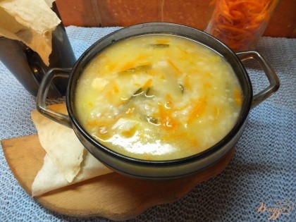 Готово! Готовый суп подавайте с домашней сметаной и лавашом. Кушайте на здоровье!=)