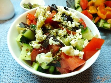 Готово! Подавайте салат свежим как полноценное блюдо. Кушайте на здоровье!=)
