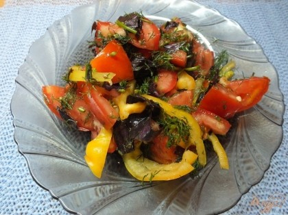 Готово! Выложить овощи в тарелку для подачи и полить соусом так, чтобы его было досточно на дне и овощи можно было макать. Кушайте на здоровье!=)