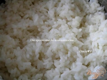 Отварить рис как указано на упаковке.