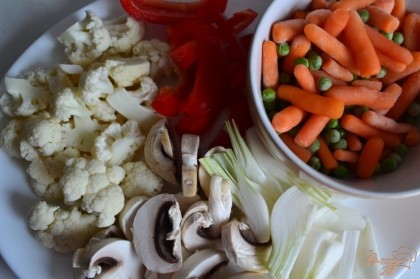 Подготовить все овощи .