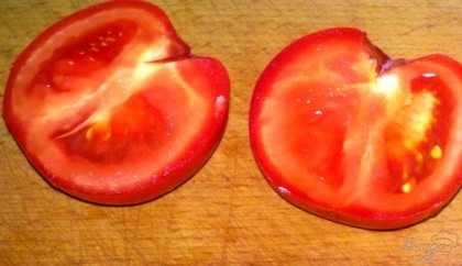 У помидоров удалить плодоножку.
