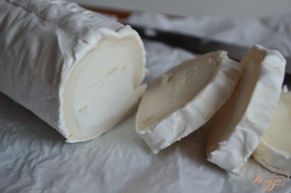 Сыр берем бри. Он хорошо плавится и очень нежный на вкус.