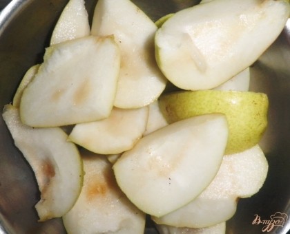 Для начала груши и яблоки хорошо помыть. Очистить от косточек