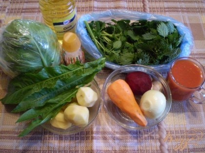 Продуктовый набор перед вами. Все овощи и зелень вымыть, очистить, подготовить.