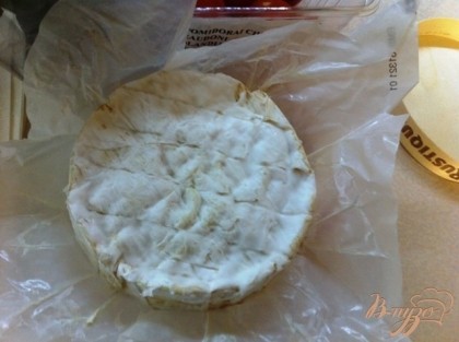 Сыр камамбер лучше брать французский.