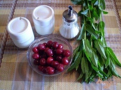 Йогурт используется для рецепта натуральный, домашнего приготовления.