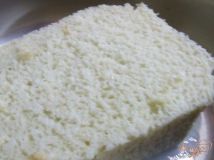 белый хлеб без корочки замочить в небольшом количестве молока, чтобы получилось примерно хорошая горсть замоченного уже хлеба.