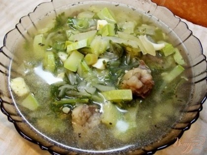 Готово! Подаем суп горячим, можно со сметаной. Кушайте на здоровье! =)