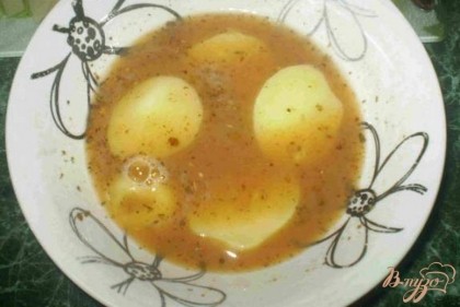 Картофель окунаем в яичную смесь