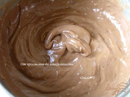 добавить поломанный на кусочки шоколад и перемешать до однородности, остудить.