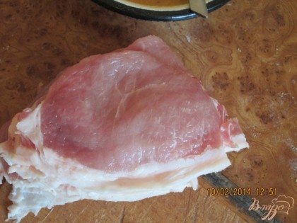 Порезать мясо где-то по сантиметру.