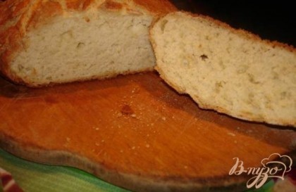 Готово! Выпекайте хлеб при температуре 220 градусов около 30 минут с закрытой крышкой, после крышку снять и выпекать в течении 10 минут без крышки. Готовность хлеба проверить спичкой / деревянной шпажкой. Дайте хлебу полностью остыть и он готов! Резала хлеб ножом с зубцами!