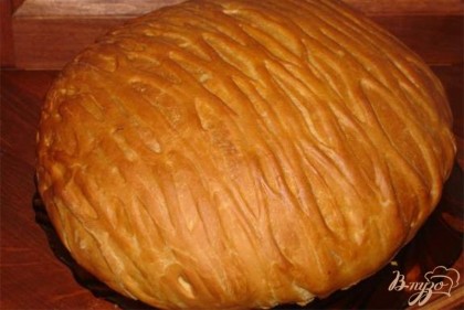 Готово! Выпекаем хлеб до готовности при температуре 190 градусов. Готовый хлеб выглядит так и при проколе деревянной палочкой, она остается сухой.