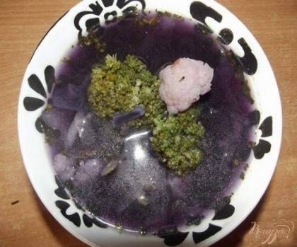 Готово! Подавать суп необходимо со сметаной. Кушайте на здоровье!=)