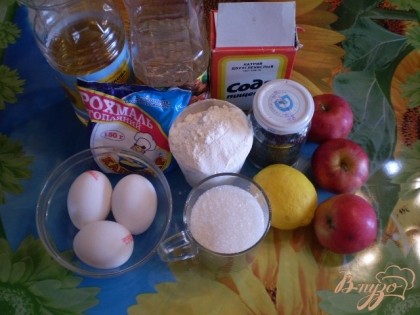 Приготовьте продукты. Вместо уксуса можно использовать лимонный сок для гашения соды.