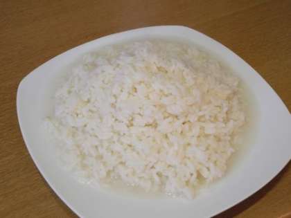 Отварить рис и остудить