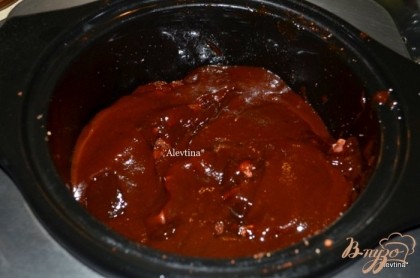 Выльем готовый барбекю соус,закроем крышкой и выставляем режим медленный или скорый. В духовке при тем-ре 180 гр на 2-3 часа.